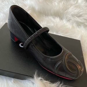 CHANEL Black Lambskin Mary Janes Sz 7 TRUE FIND in Excellent Condition!